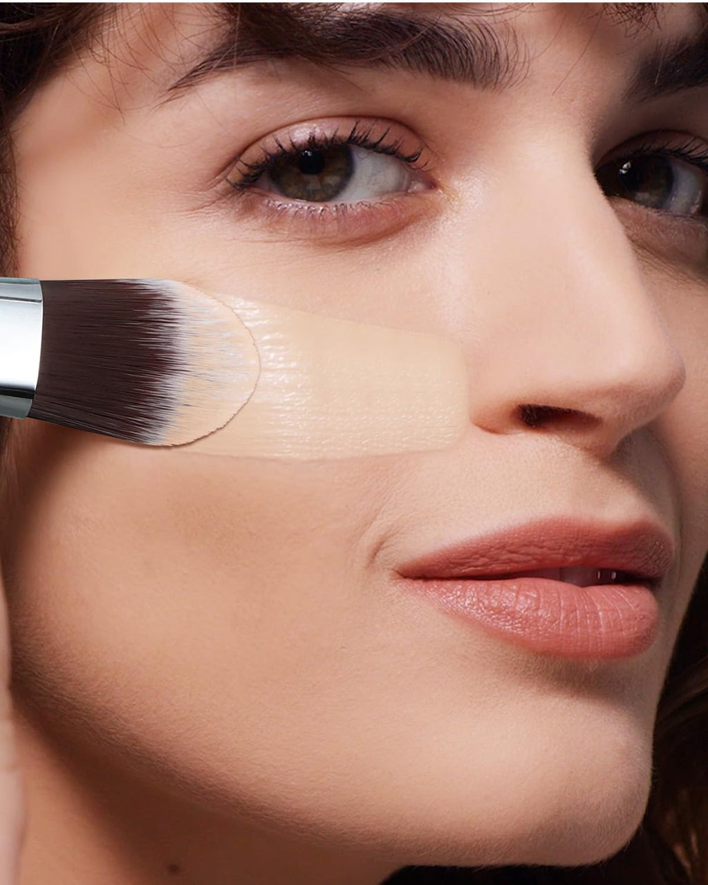 EIGSHOW Flat Foundation Brush With Non-Absorbent Synthetic Bristles (F615)