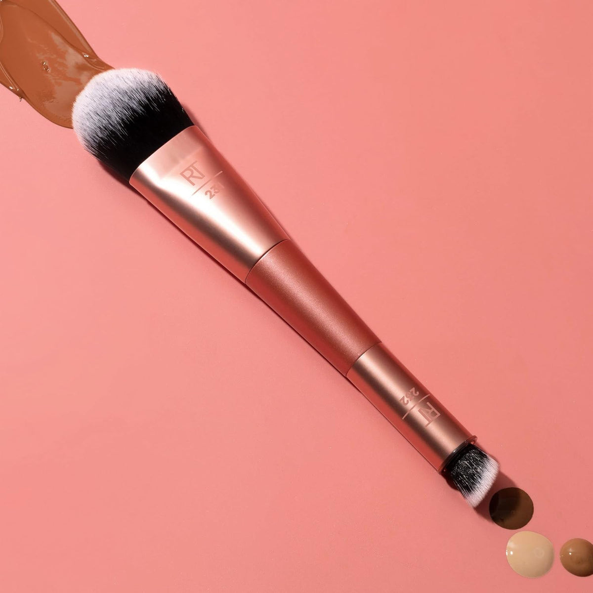 Real Techniques Cover & Conceal Dual Ended 2-in-1 Makeup Brush