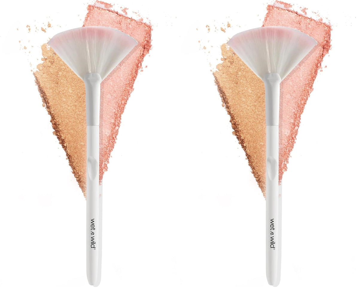 wet n wild Foundation Brush, Densely-Packed Synthetic Fiber Bristles for Liquid, Cream & Powder, Ergonomic Handle for Comfortable Control