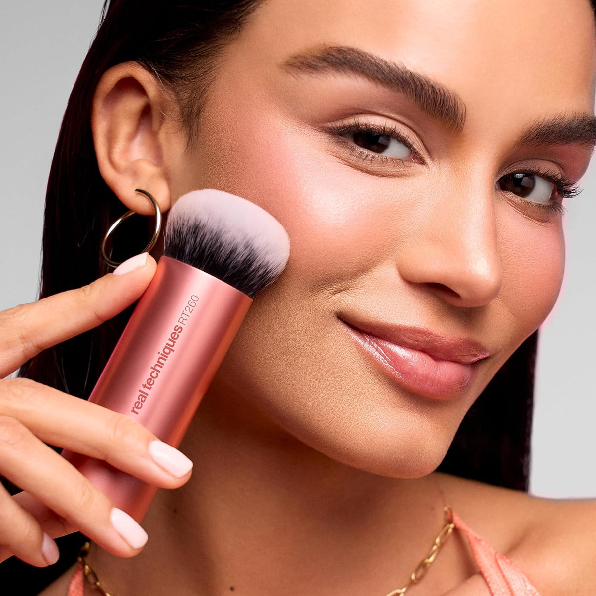 Real Techniques Bubble Blending Brush, Makeup Brush For Foundation and Tint
